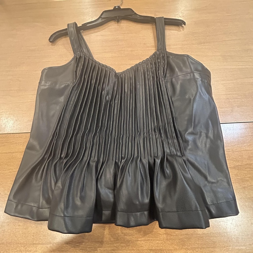 Let Me Be Tank Top Womens Medium Black Pleated Faux Leather Zip Cami Lined